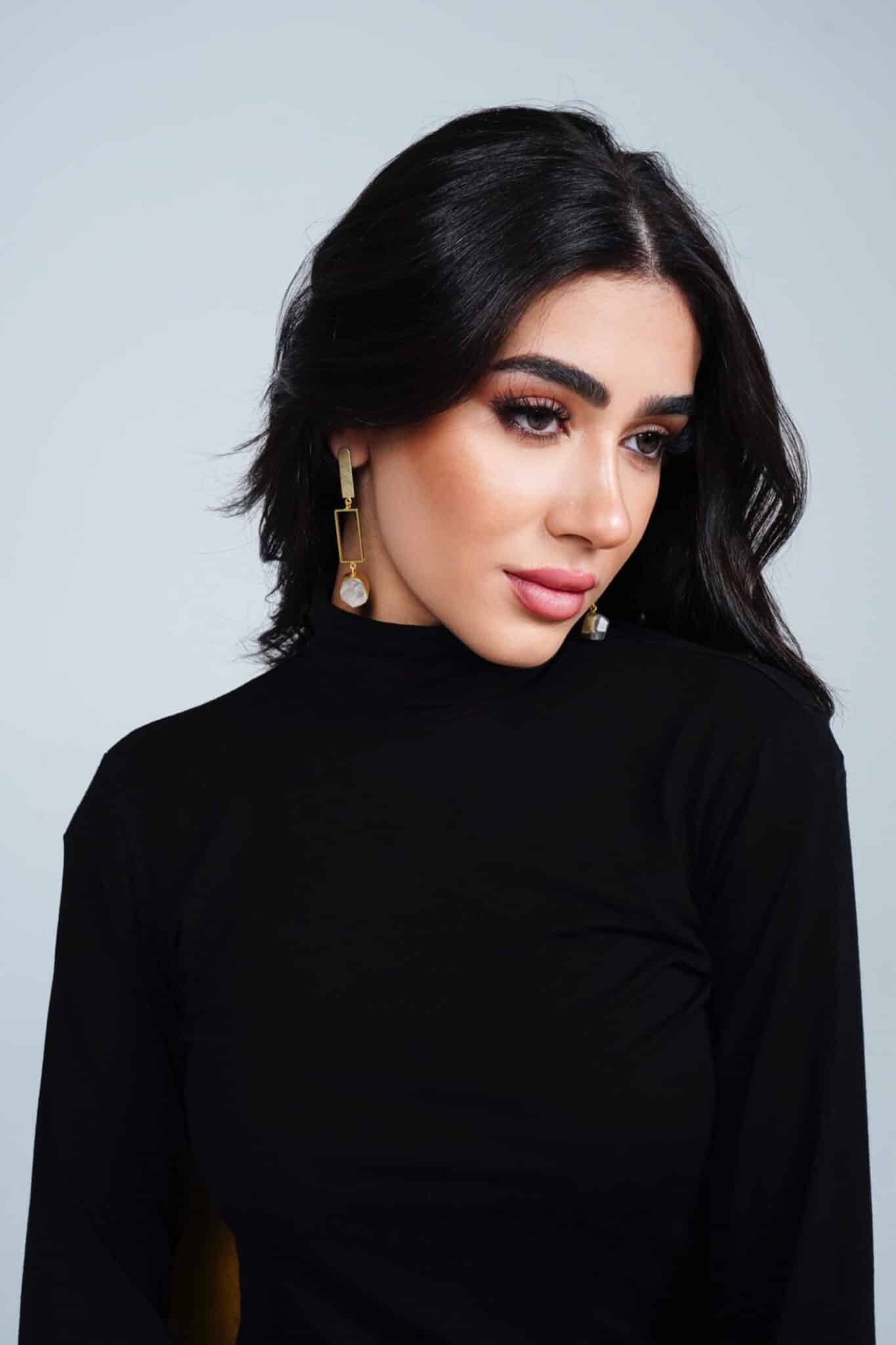 CASCADE - WHITE EARRINGS