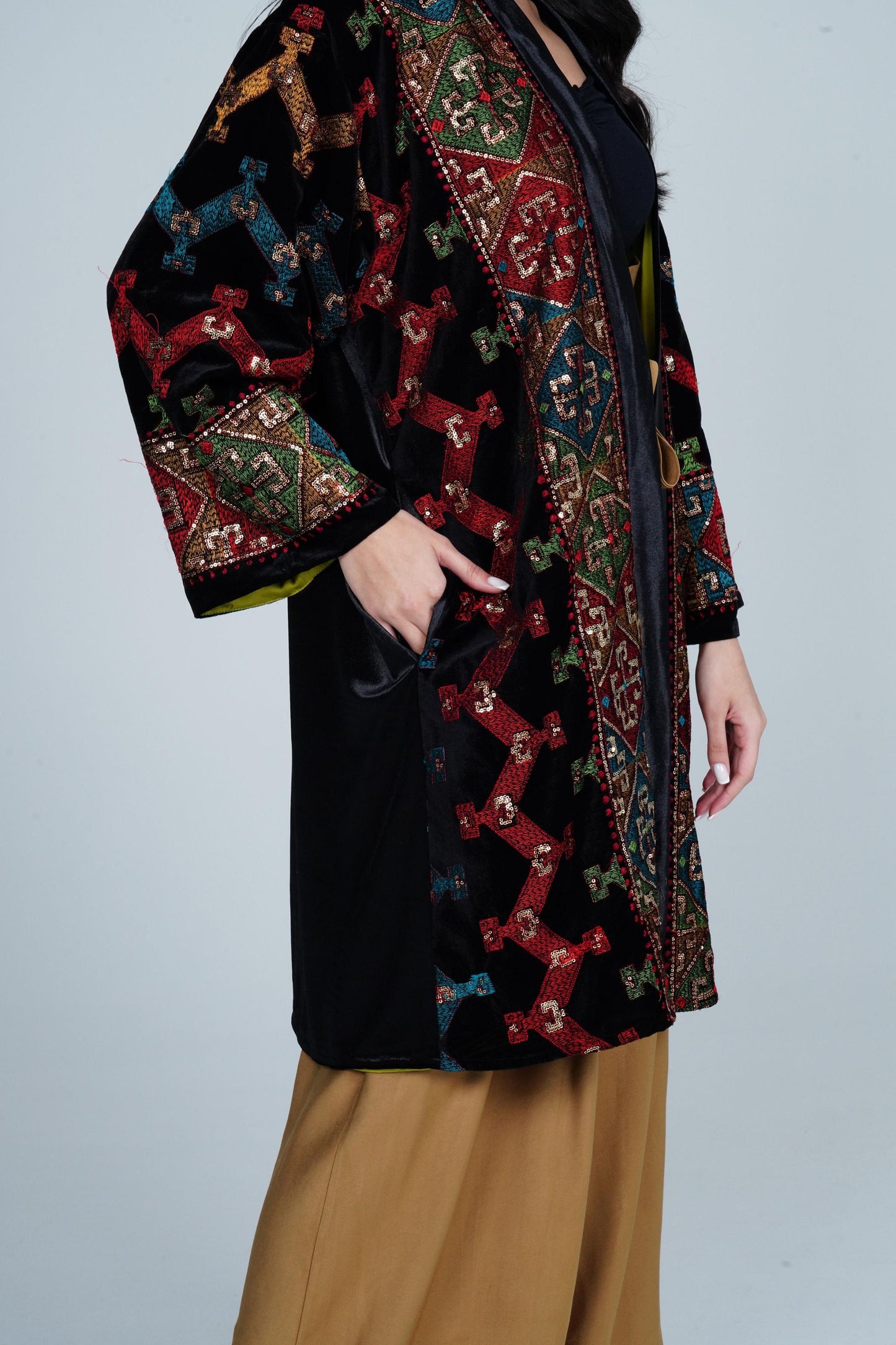 LAHAN - Short Embroidered Velvet Abaya