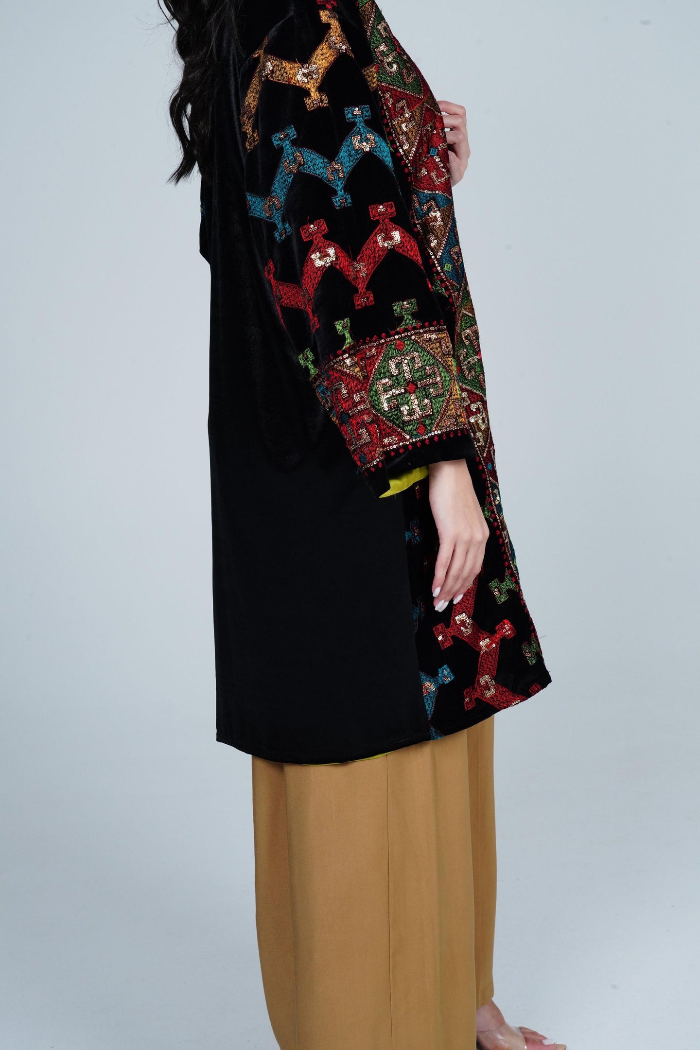 LAHAN - Short Embroidered Velvet Abaya