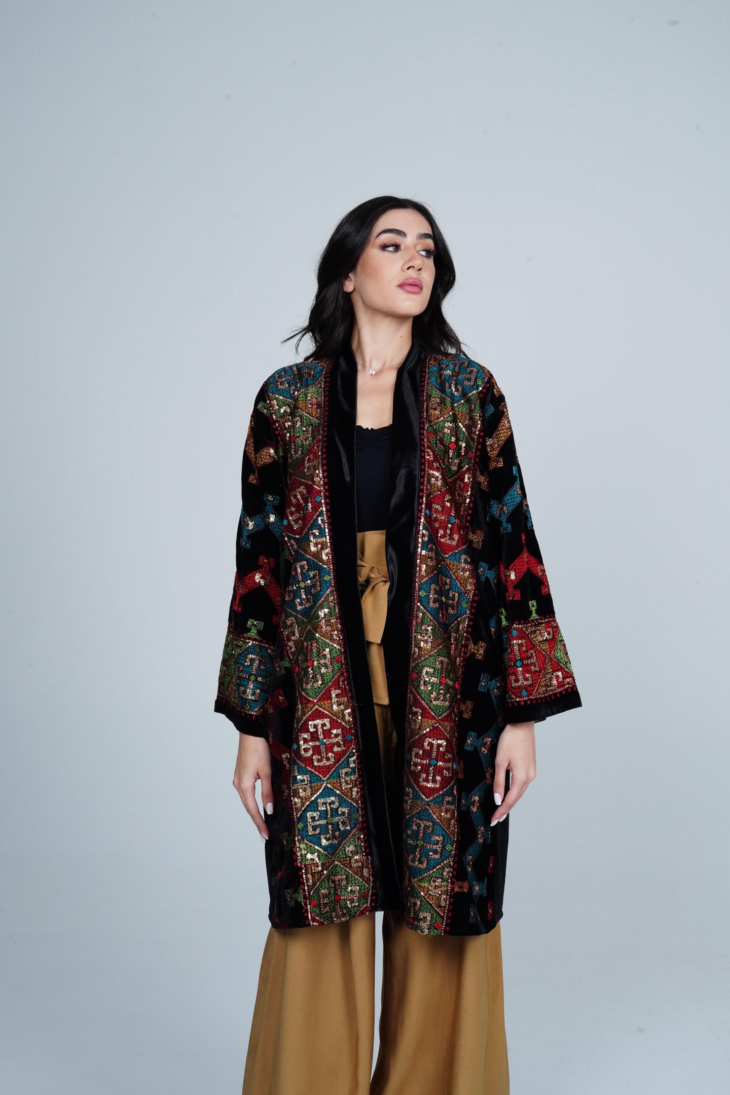 LAHAN - Short Embroidered Velvet Abaya